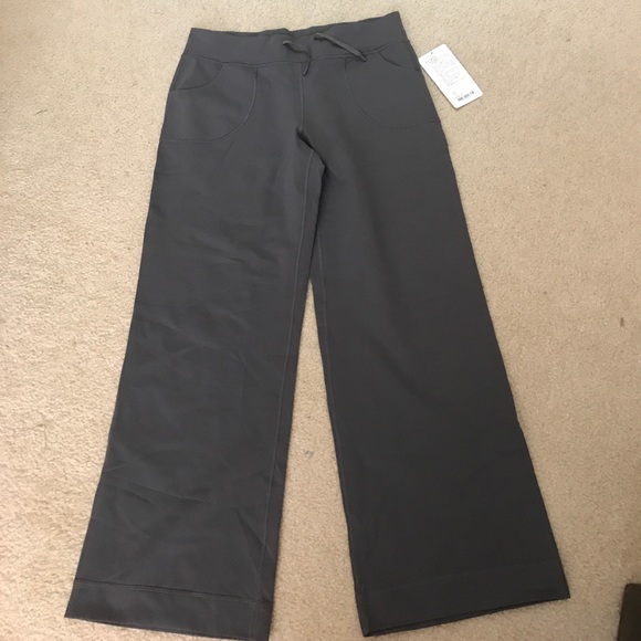 BNWT lululemon pants size 10 - Picture 3 of 3