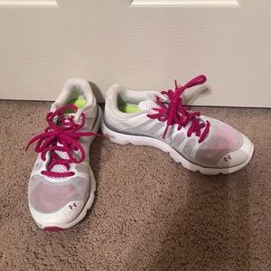 Under Armour women's tennis shoe!