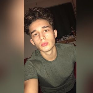 Meet your Posher, Aaron