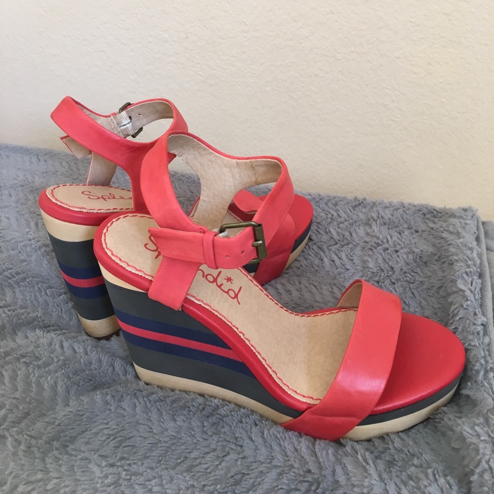 Splendid Kika wedge sandal in red!