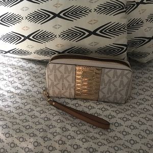 Michael Kors wallet