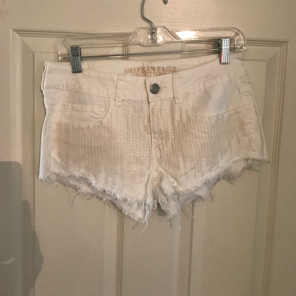 AEO White denim cuttoffs