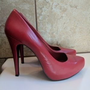 Red pumps