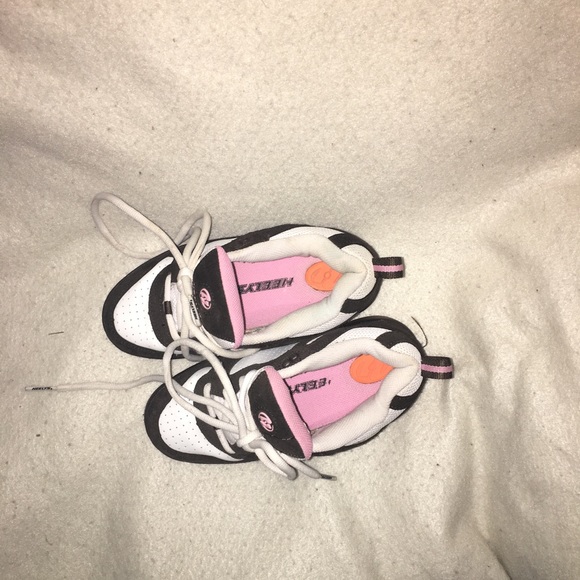 HEELYS FOR GIRLS GOOD CONDITION - Picture 2 of 4