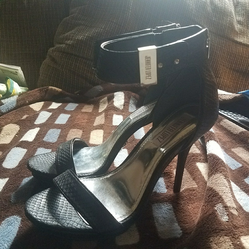 Jennifer Lopez stilettos