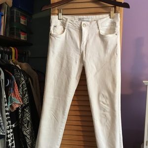 White skinny jeans