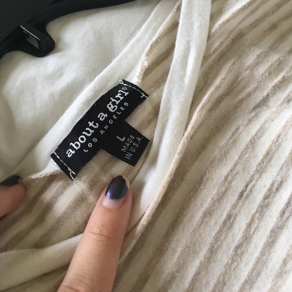 Creme and Gold Top w/ Flowers on Bottom - Picture 3 of 3