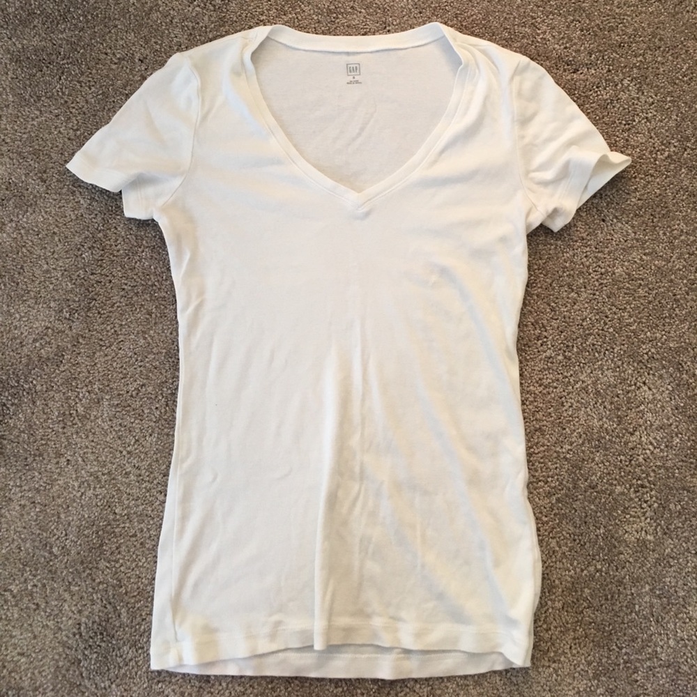 Gap white t-shirt