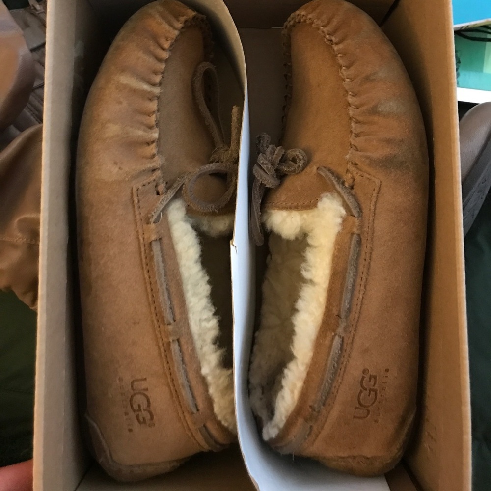 Worn Uggs dakota slipper