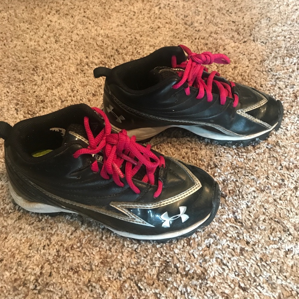 Under Armour boys cleats