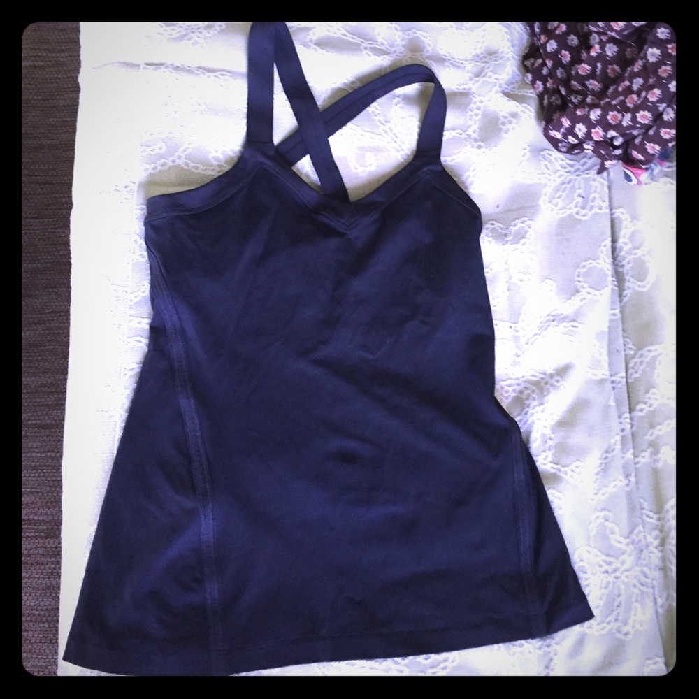 Black lululemon tank