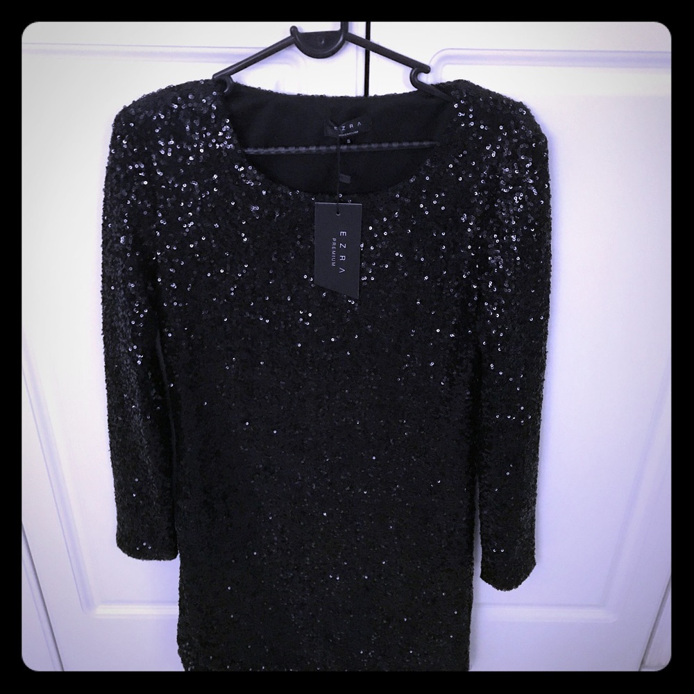 Fitted sequins dress