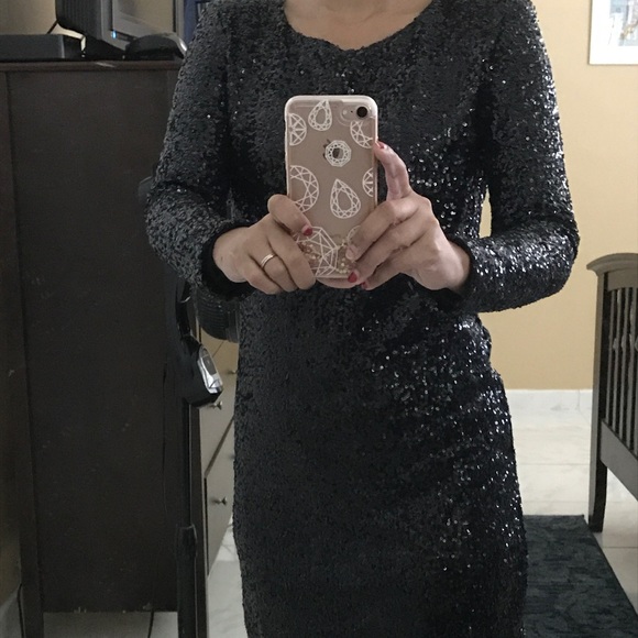 Fitted sequins dress - Picture 2 of 3