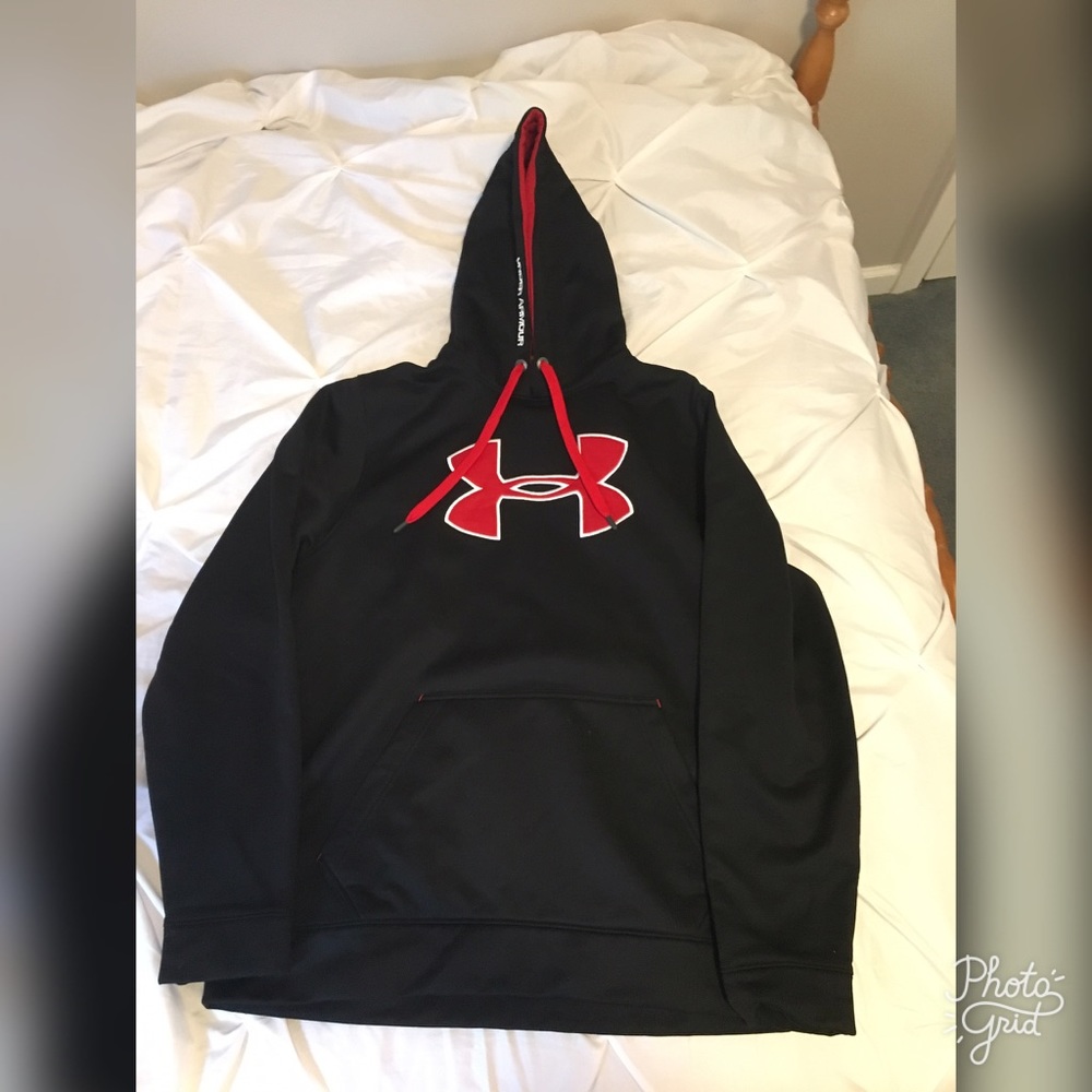 Brand new Under Armor Men's sweatshirt
