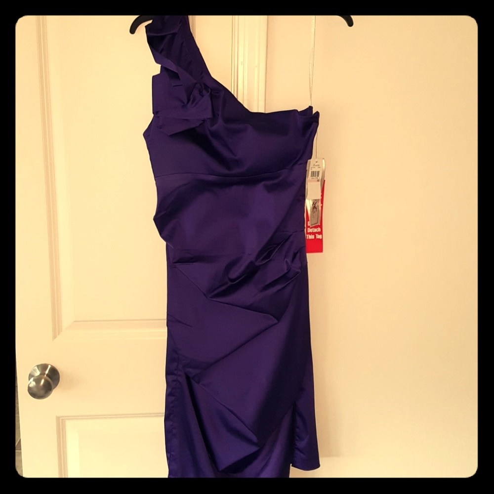 1 shoulder semi-formal dress
