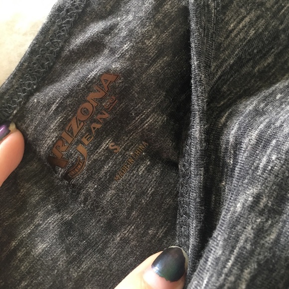 NWT🌟 Grey Top With Sequins - Picture 3 of 3