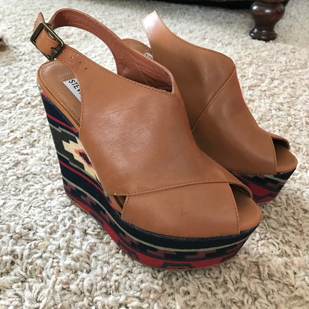Steve Madden Patterned Wedges Size 6