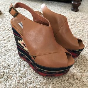 Steve Madden Patterned Wedges Size 6