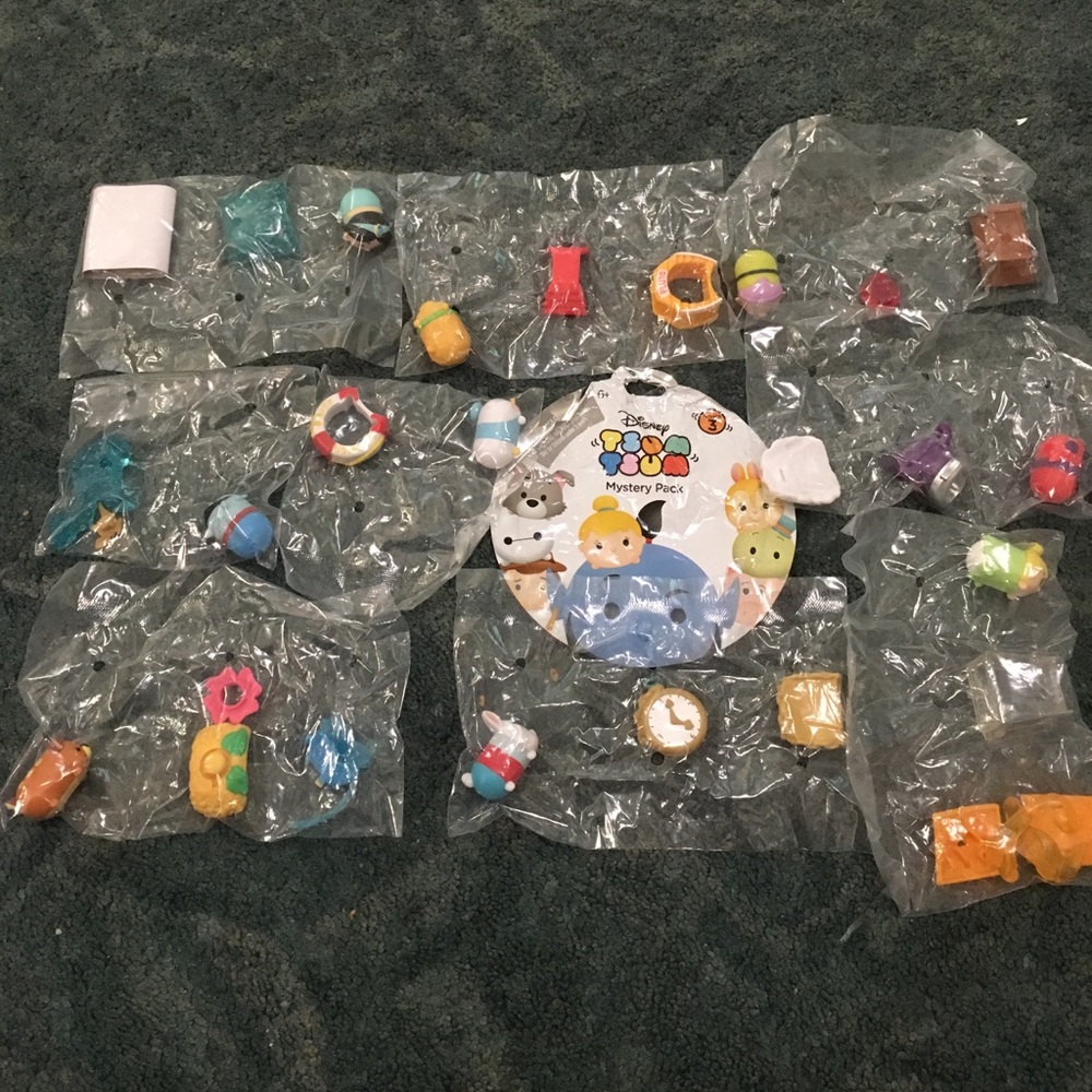 NIP! 9/12 NEW series 3 mystery pack Tsum Tsum's