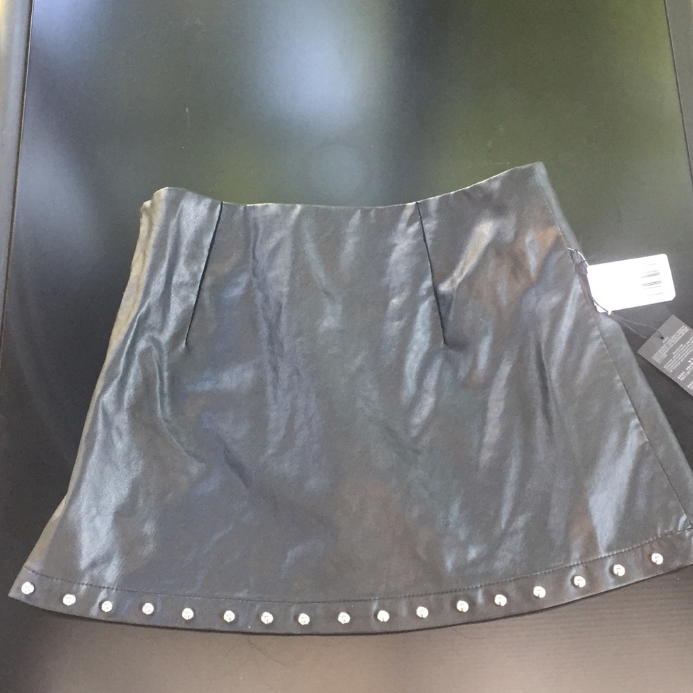 Forever 21 skirt never worn !