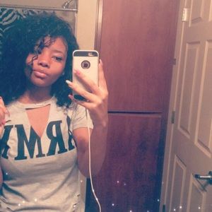 Meet your Posher, Shania