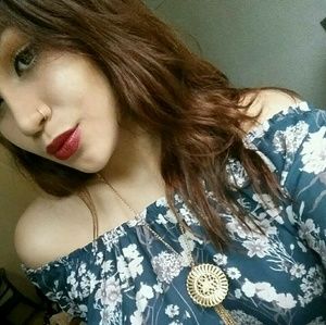 Meet your Posher, Adrianna