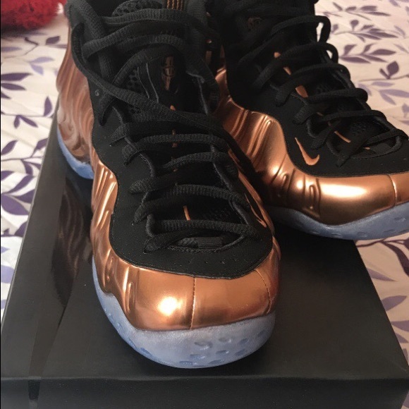 Men\'s Nike foams main image 4