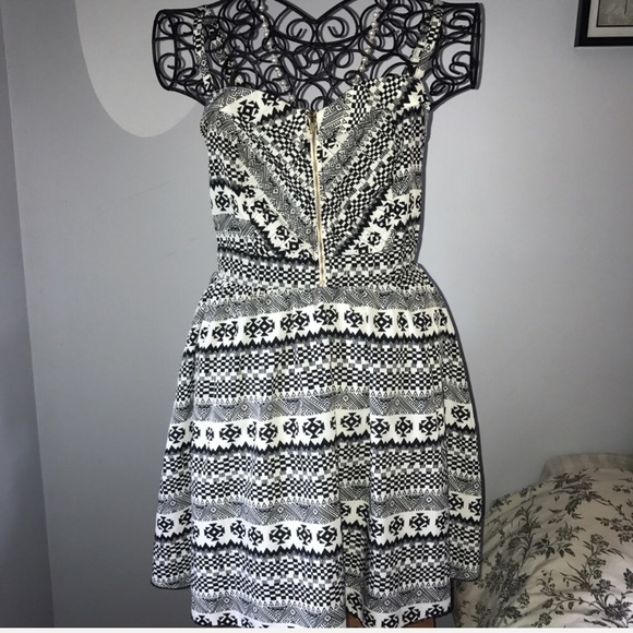 Charlotte Russe Dresses & Skirts - 🔴2/$20 SALE🔴Charlotte Russe Aztec skater dress