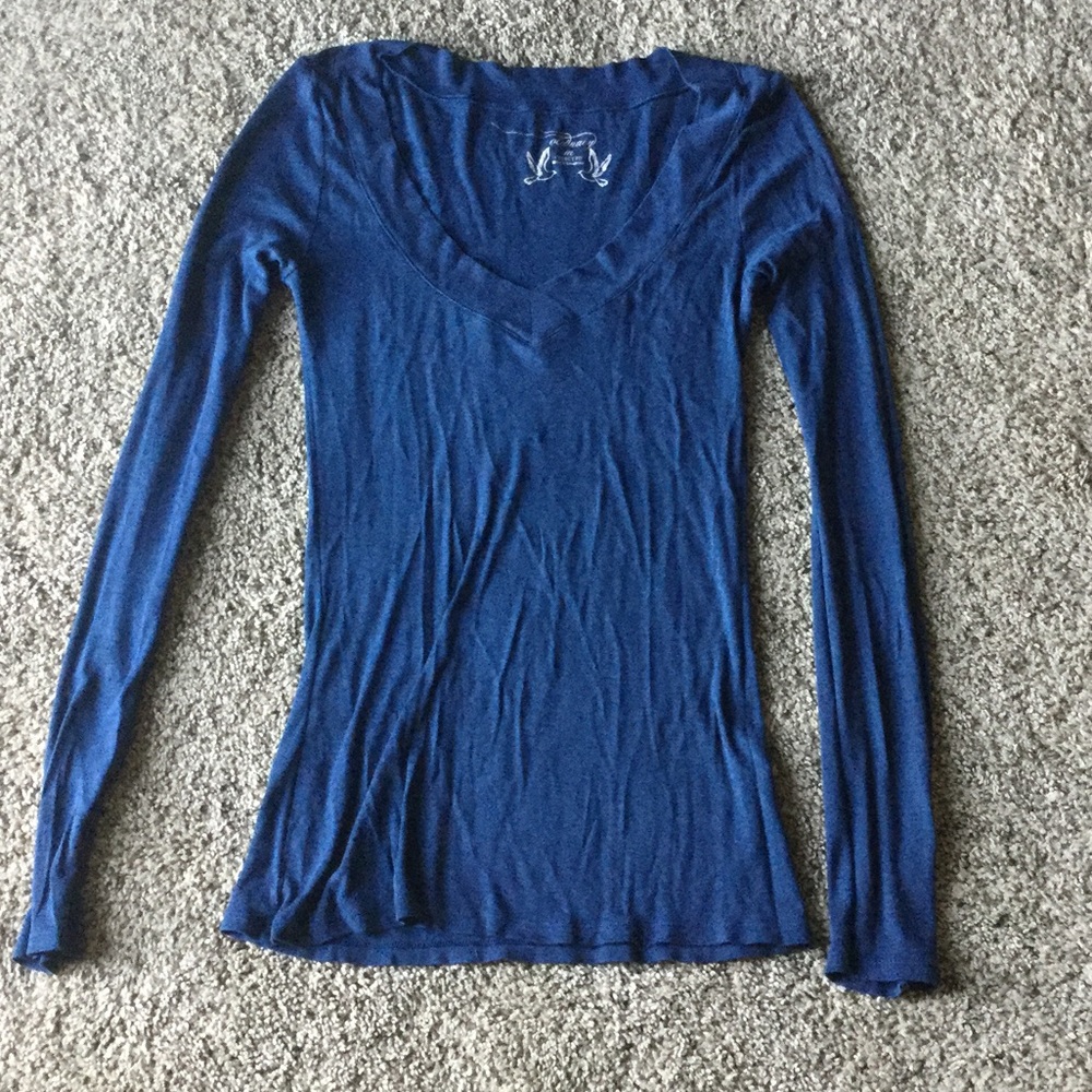 5/$20 Navy Long Sleeve V Neck Perfect Fit Tee