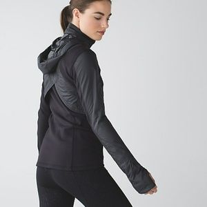 Lululemon jacket kanto catch me run jacket.
