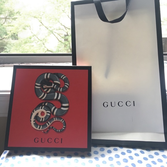 SOLD Authentic Gucci Ghost Shawl Black&Blue - Picture 5 of 6