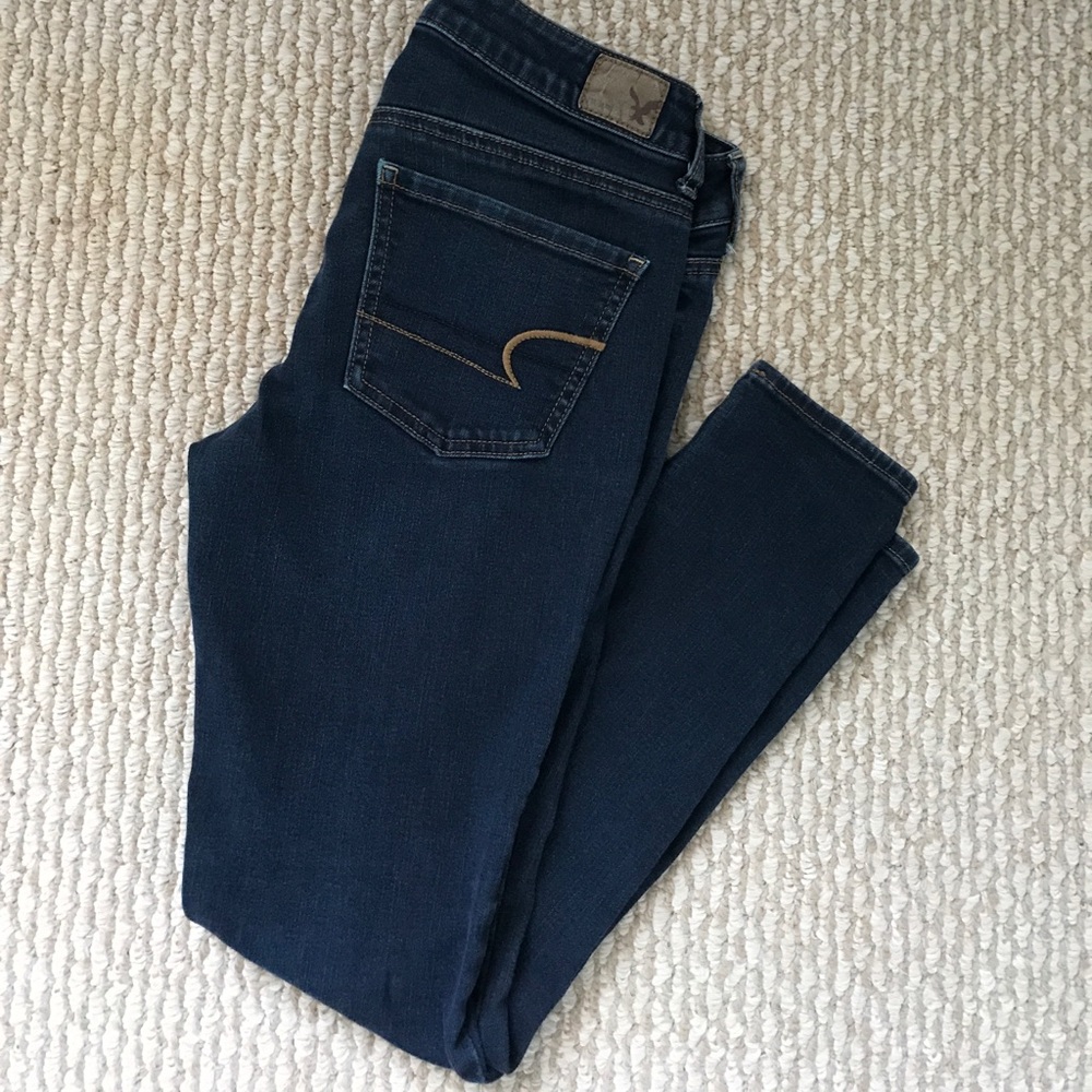 ae low rise dark wash skinny jeans size 2 short