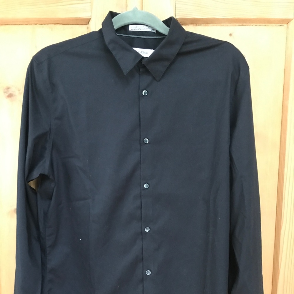 Calvin Klein long sleeve button down shirt