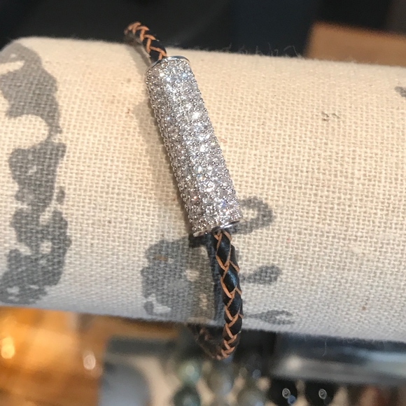 NEW! Theia gorgeous leather silver CZ bracelet - Picture 1 of 4