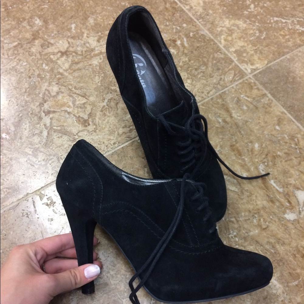 Bata Heeled Lace Up Boots