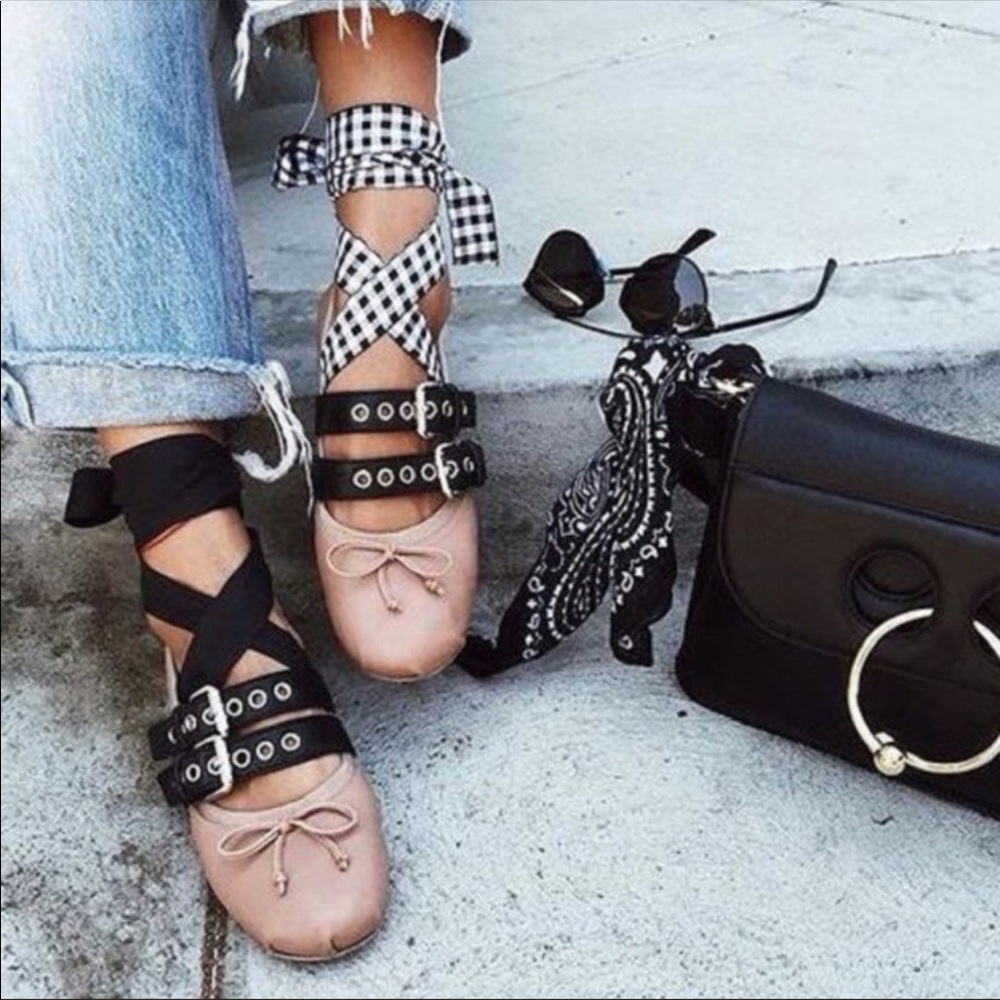 =one left= Lace up Ballet flats - Picture 3 of 8