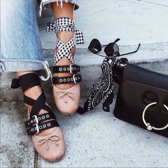 =one left= Lace up Ballet flats - Picture 3 of 8