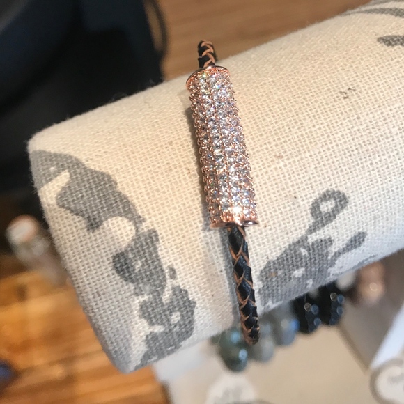 NEW! Theia gorgeous leather gold CZ bracelet - Picture 1 of 4