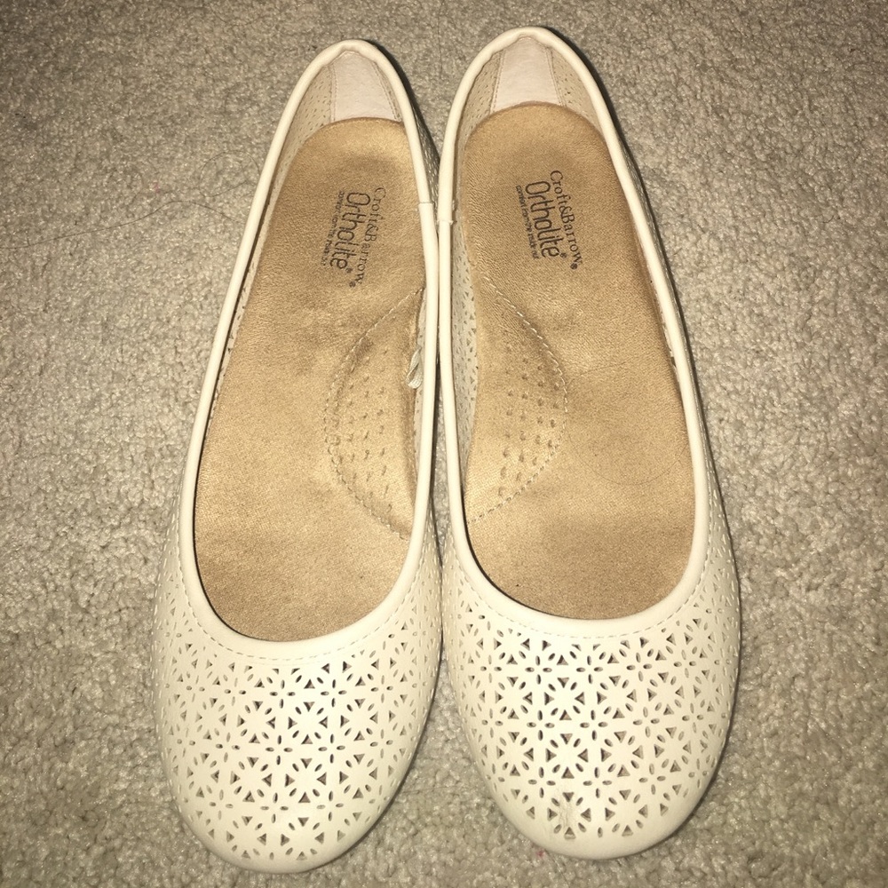 Eyelet ballet flats