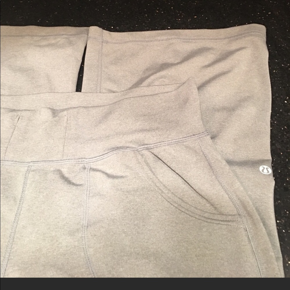 Lulu🍋 wide leg Capri/crop.  EUC, gray color, SZ 8