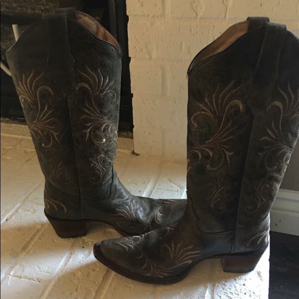 Corral boots
