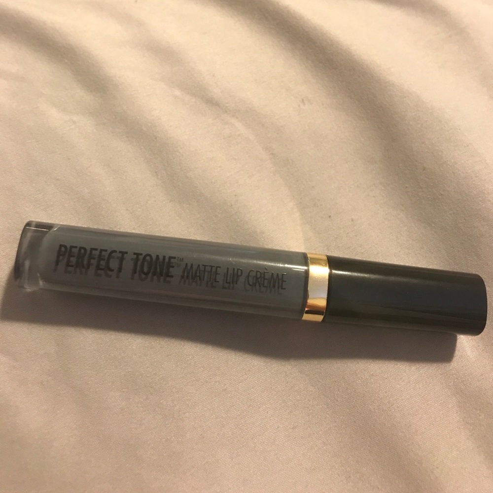 Black radiance matte liquid lipstick