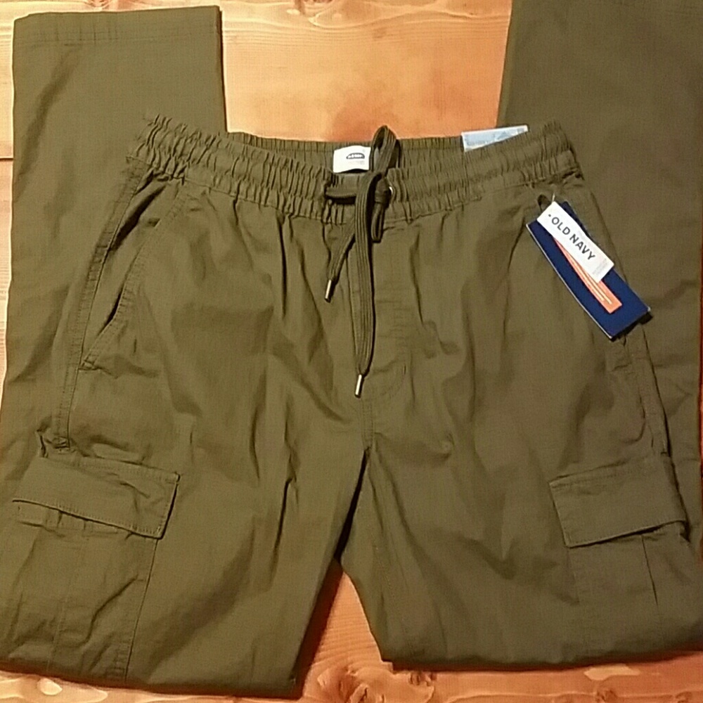 *SOLD*NWT Men's Old Navy Cargo Pants
