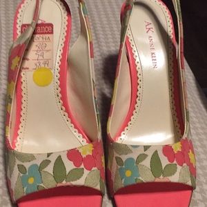 Anne Klein floral print shoe