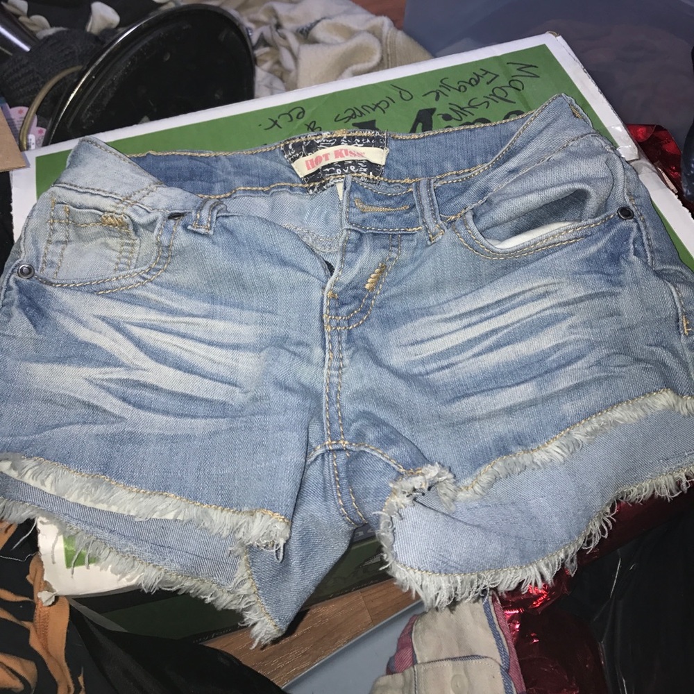HOT KISS size 1 jean shorts