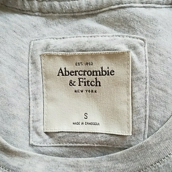 Abercrombie and Fitch Grey Logo Tee - Picture 3 of 3