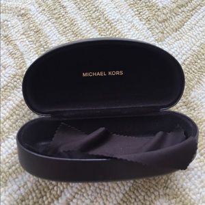 MICHAEL KORS EYEGLASS CASE