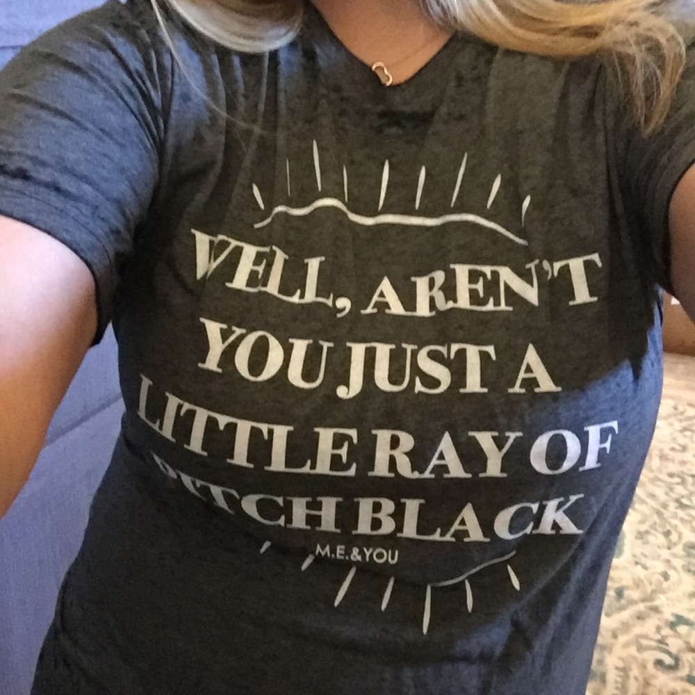 ❗️Last 1! Medium Ray of pitch black sassy tee - Picture 2 of 2