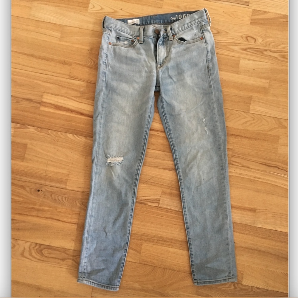 Light Wash Distressed GAP Boyfriend Jeans 24 25