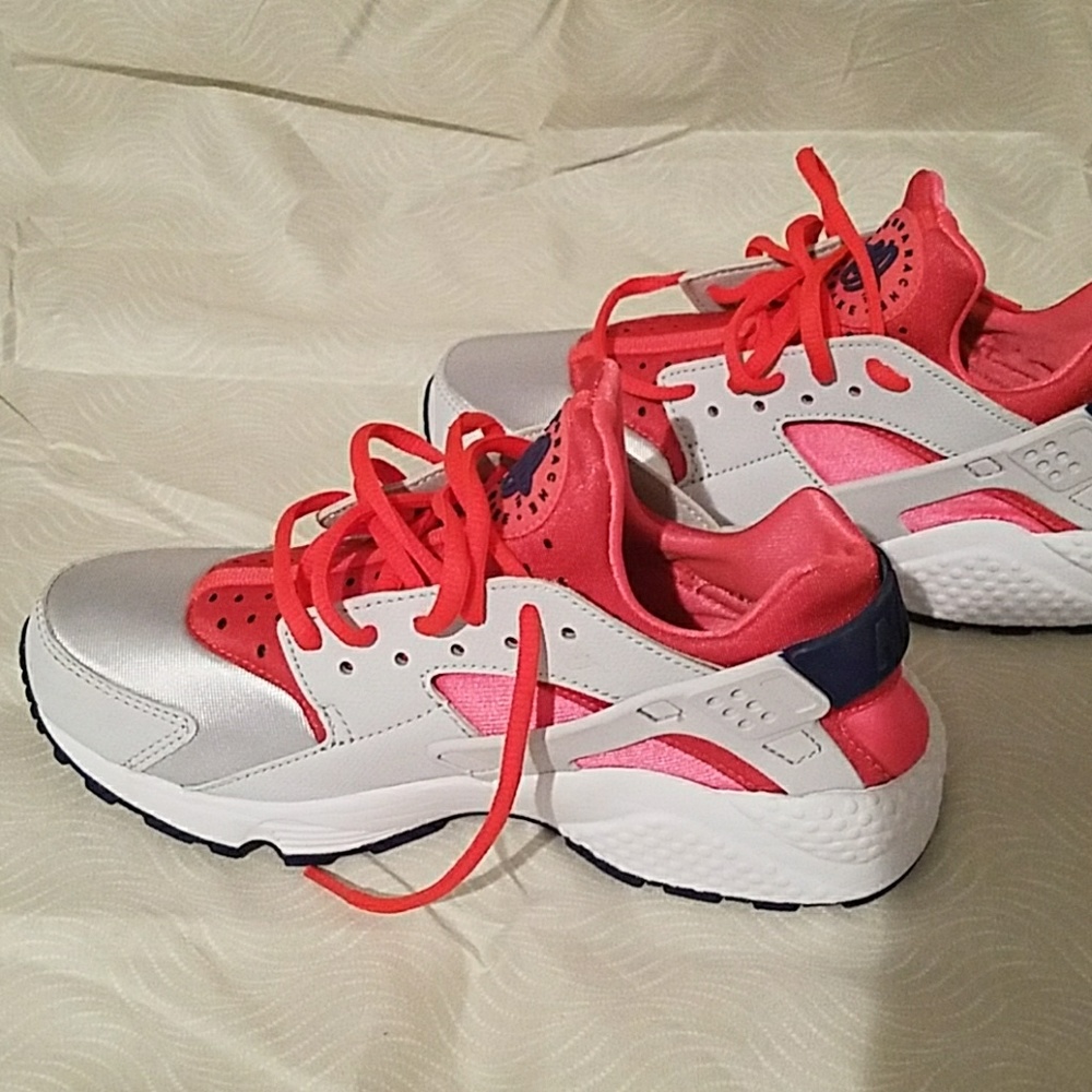Huaraches size 6.5 womens